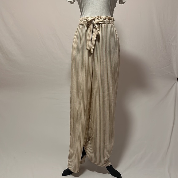 Love and piece collective white and cream jumpsuit size S - Picture 7 of 8